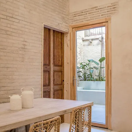 Design House With Swimming Pool Near The Sea شقة *